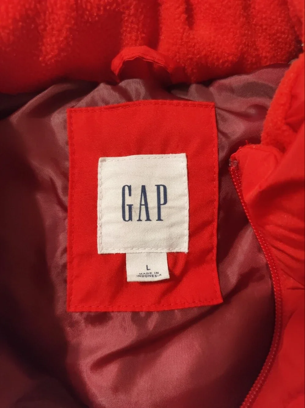 GAP Chevron Red Puffer Vest Women's Size Large
